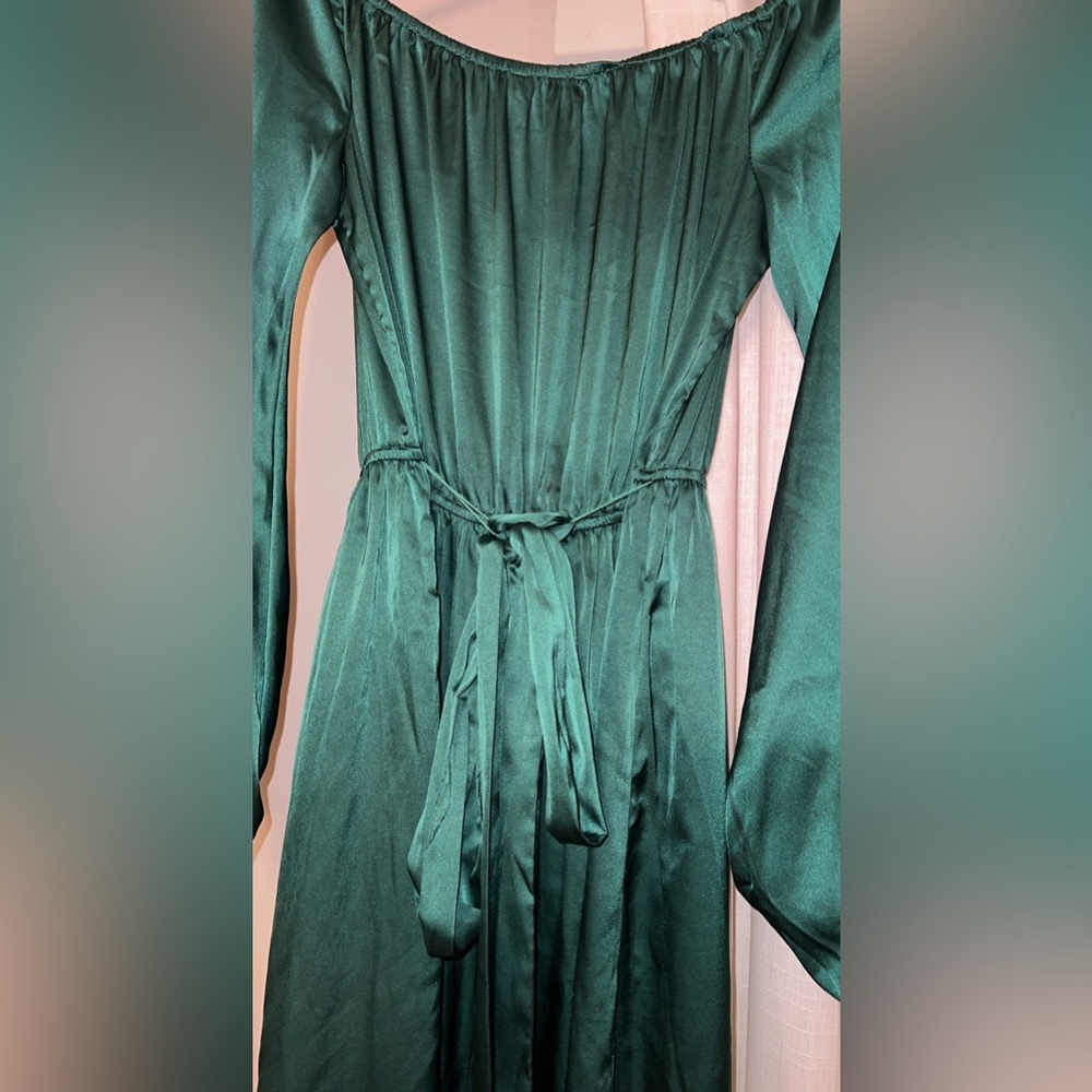 Baltic Born Size Medium Emerald Green Satin Balloon Sleeve Maxi Dress - Picture 4 of 5